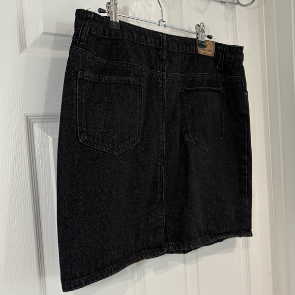 Chouyatou Classic Black Denim Mini Skirt Women Waist 34" - Picture 8 of 9